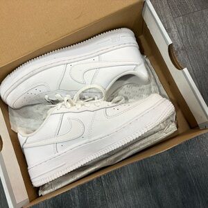 Nike White Low-Top Leather Sneakers